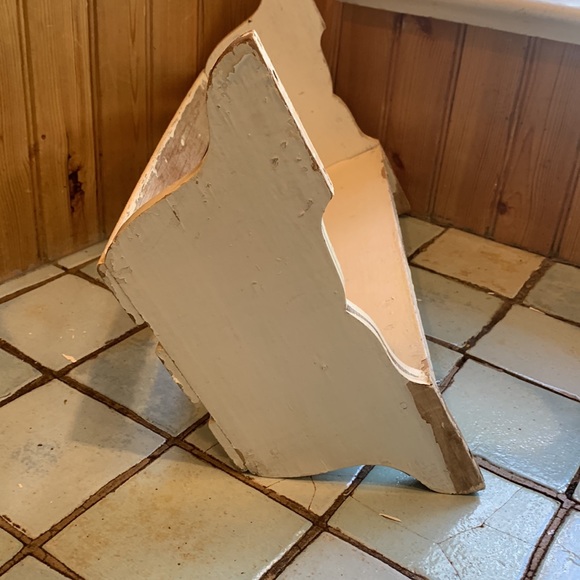 Vintage painted wooden rustic cupboard shelf. - Picture 5 of 12